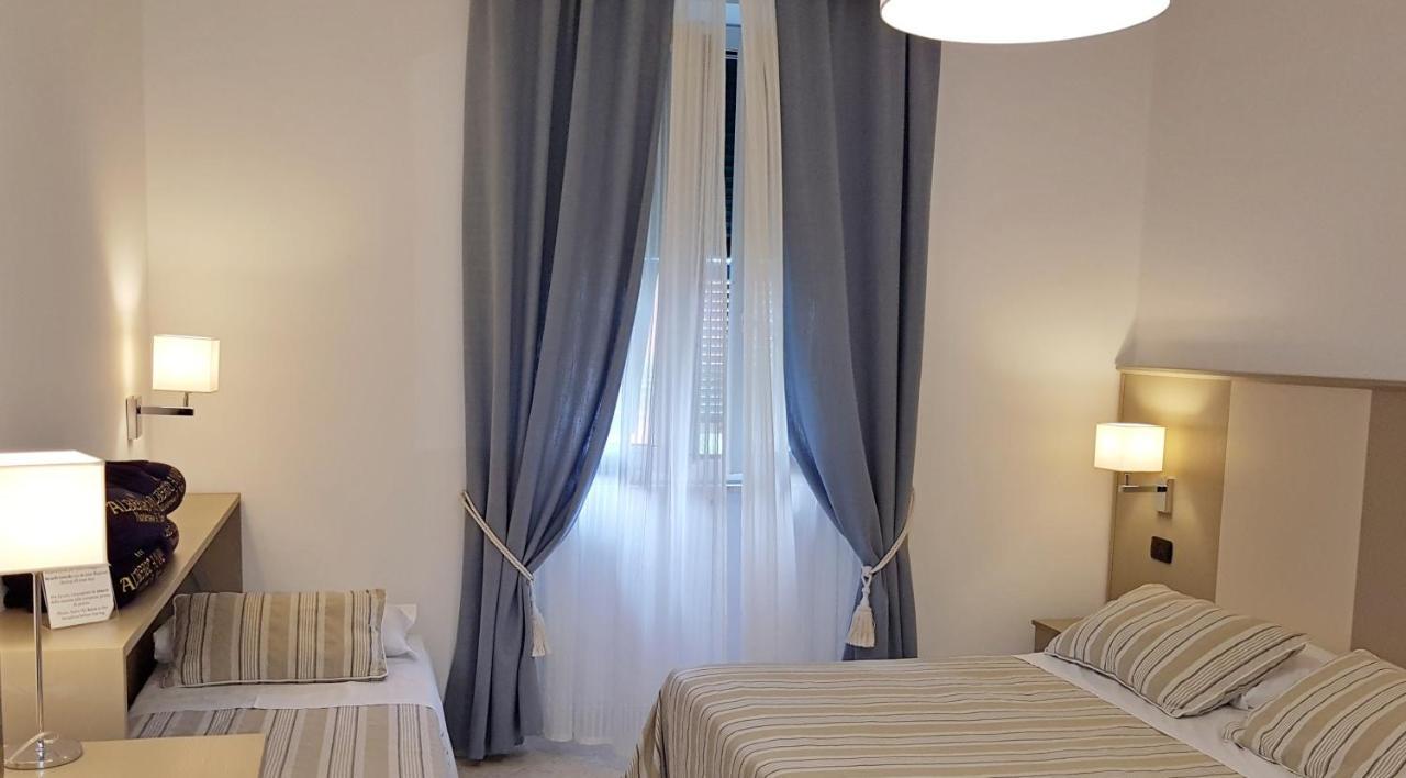 Albergo Degli Amici Монтероссо-аль-Маре Екстер'єр фото