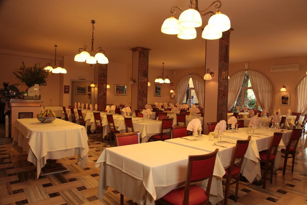 Albergo Degli Amici Монтероссо-аль-Маре Екстер'єр фото