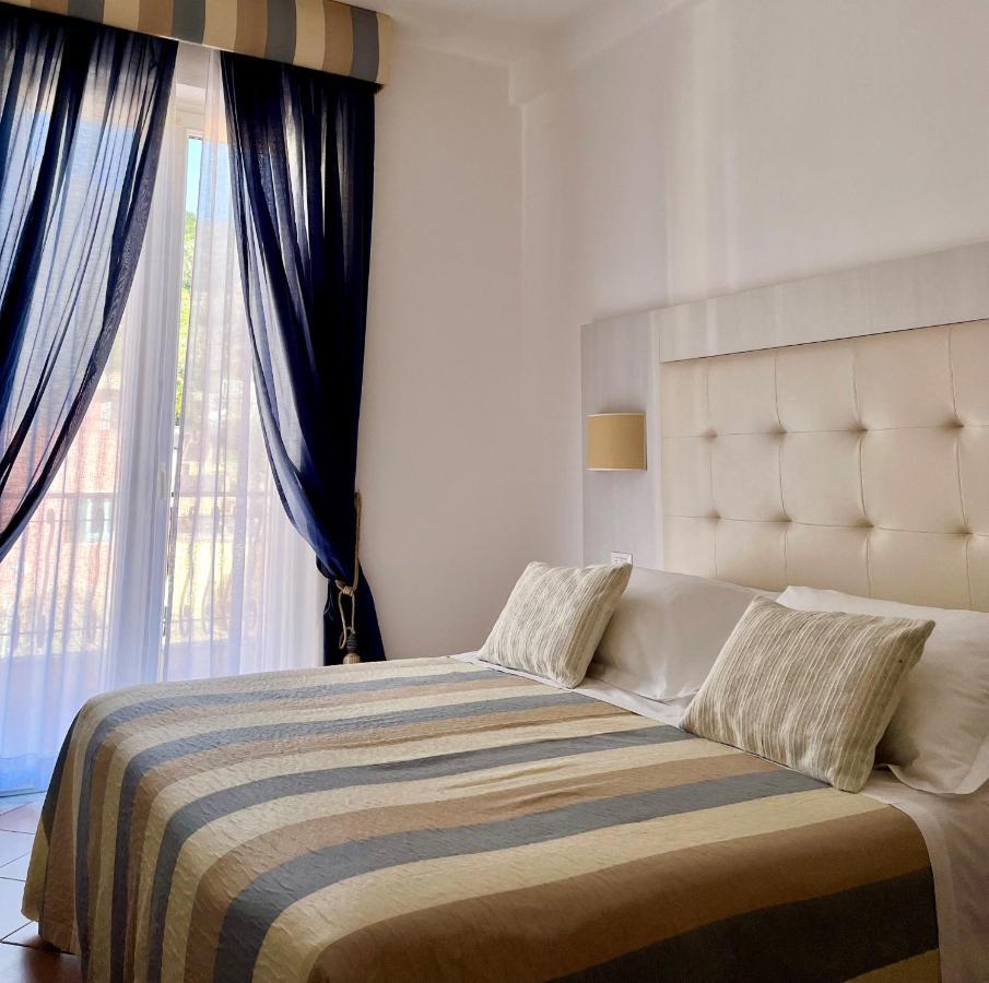 Albergo Degli Amici Монтероссо-аль-Маре Екстер'єр фото