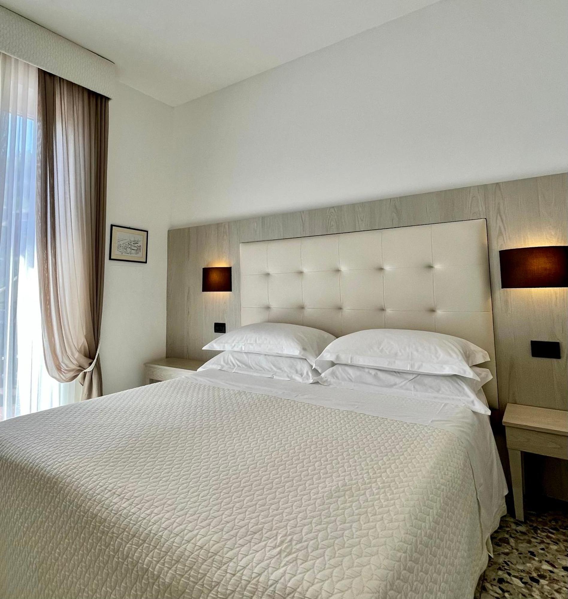 Albergo Degli Amici Монтероссо-аль-Маре Екстер'єр фото